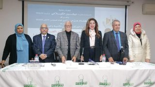 القاهرة : ندوة مناقشة مشروع منح التفرغ للشاعر والروائي احمد فضل شبلول “دفتر العقل” يحمل اتجاهًا شعريًّا جديدًا