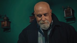 رغم المنافسة الشرسة.. “بين القصور” يشد انتباه جمهور منصة شاهد