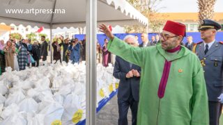جلالة الملك يعطي بالرباط انطلاقة العملية الوطنية “رمضان 1445” لفائدة مليون أسرة