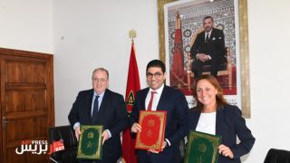 اتفاقية شراكة بين وزارة الشباب والثقافة والتواصل، البريد بنك وفيزا، لدعم الشباب