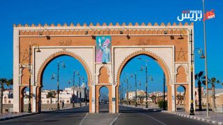 مجموعة سياح اجانب ومغاربة العالم يشيدون بالعمل المتميز للسلطات والدرك الملكي بكلميم والداخلة وبكرم وتعاون سكان المنطقة