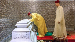 أمير المؤمنين يترأس حفلا دينيا إحياء للذكرى السادسة والعشرين لوفاة جلالة المغفور له الملك الحسن الثاني