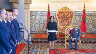 جلالة الملك يستقبل الأعضاء الجدد المعينين بالمجلس الأعلى للاتصال السمعي البصري