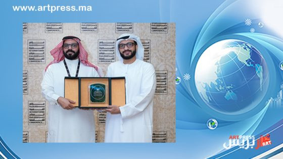 مدير مركز الدراسات الإنسانية والفلسفية بجامعة الملك خالد بالسعودية يكرم مدير بيت الفلسفة بالفجيرة
