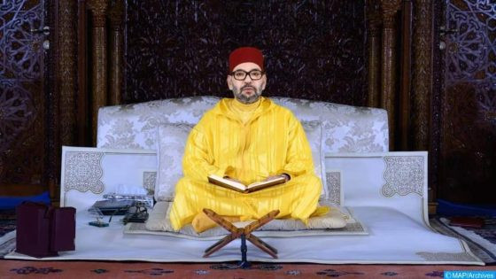 بلاغ القصر الملكي : أمير المؤمنين يترأس حفل إحياء ليلة القدر بالقصر الملكي بالرباط ويصلي جُلوسا
